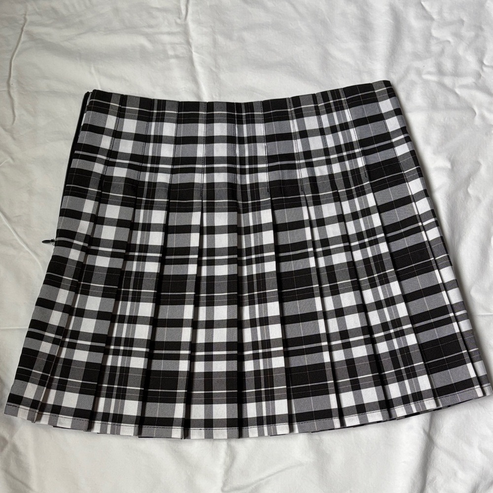 Classic Black and White Plaid Skirt